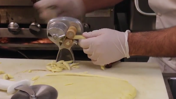 Chef Sammy Whips Up Fresh Pasta Dishes at Isabella’s Kitchen