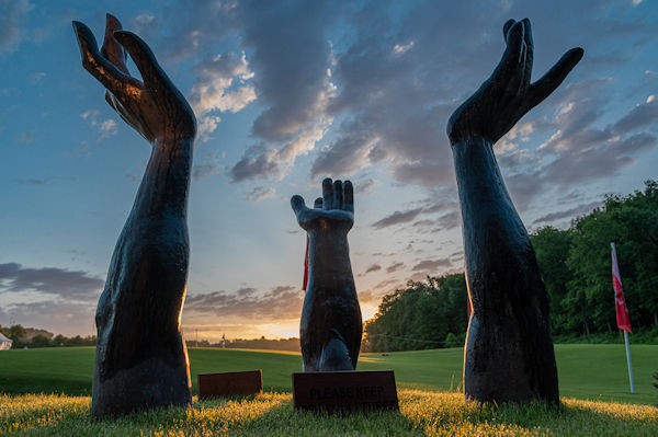 Art Scuplture Blessings Golf Club 600x399